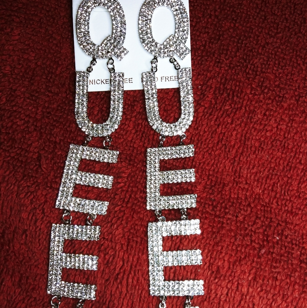 Long Queen Rhinestone Earrings - Picture 6 of 7